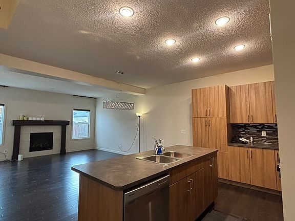 5th image of 194 Skyview Springs Cres NE
