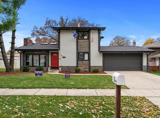 7446 Figura Dr, Justice, IL 60458