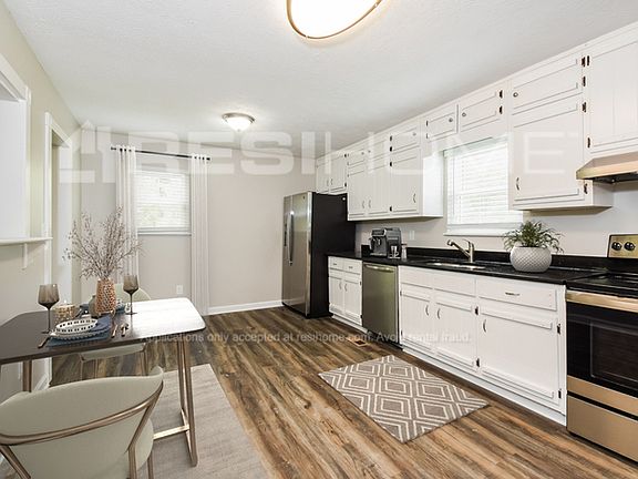 2nd image of 4888 Pebblebrook Dr