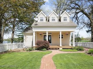 5920 Beachway St, Cary, IL 60013