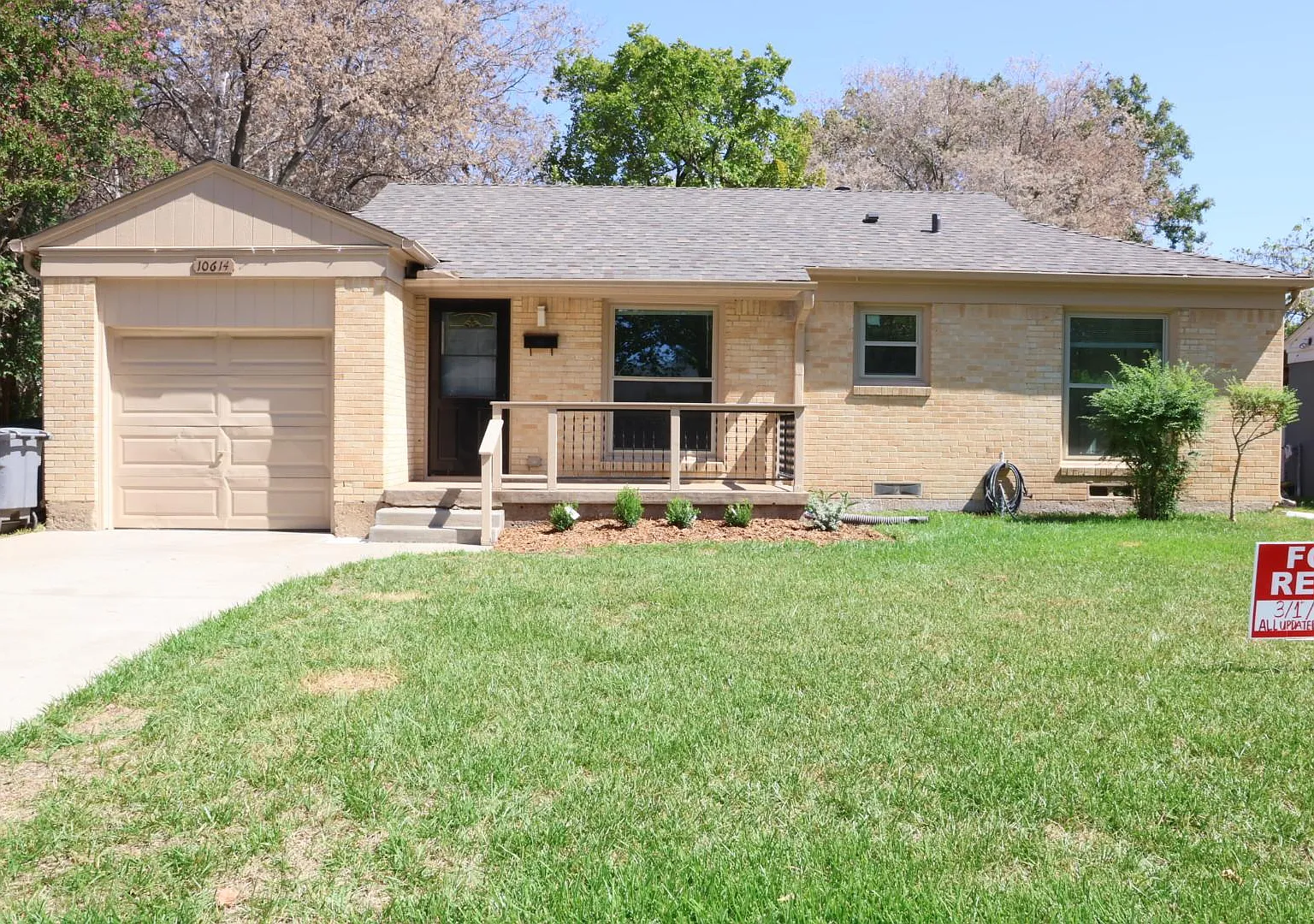 3 bed, 1000 sqft, $1,795 — Photo 2
