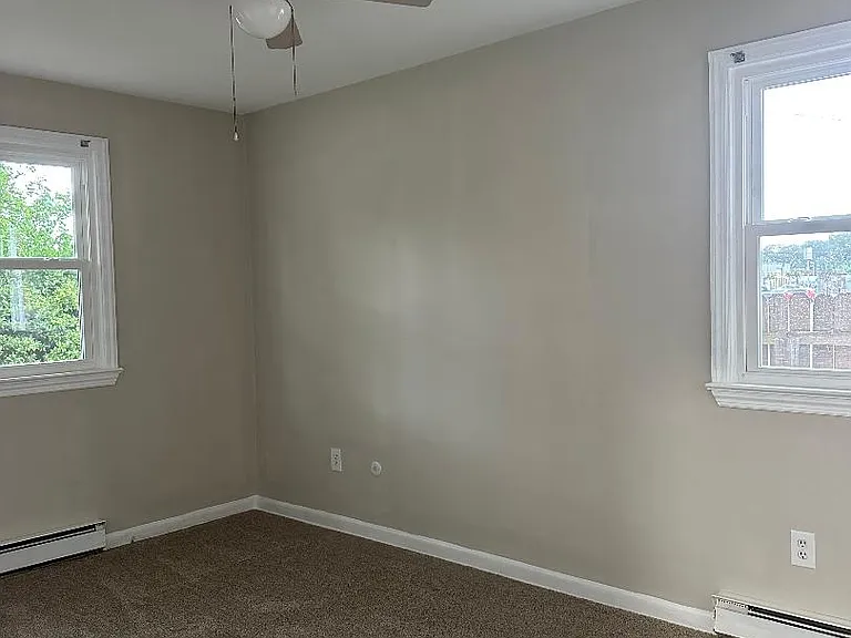 3326 Sandy St — Photo 9