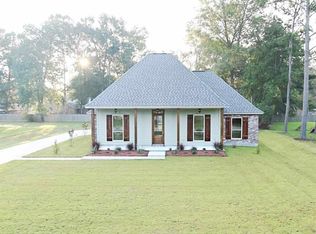 10714 Norway Pine Dr, Greenwell Springs, LA 70739