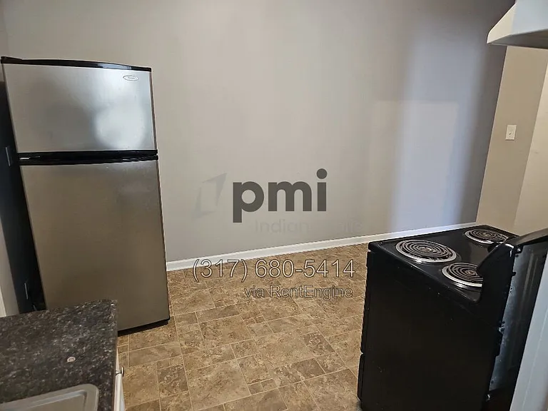 112 Adler St — Photo 4