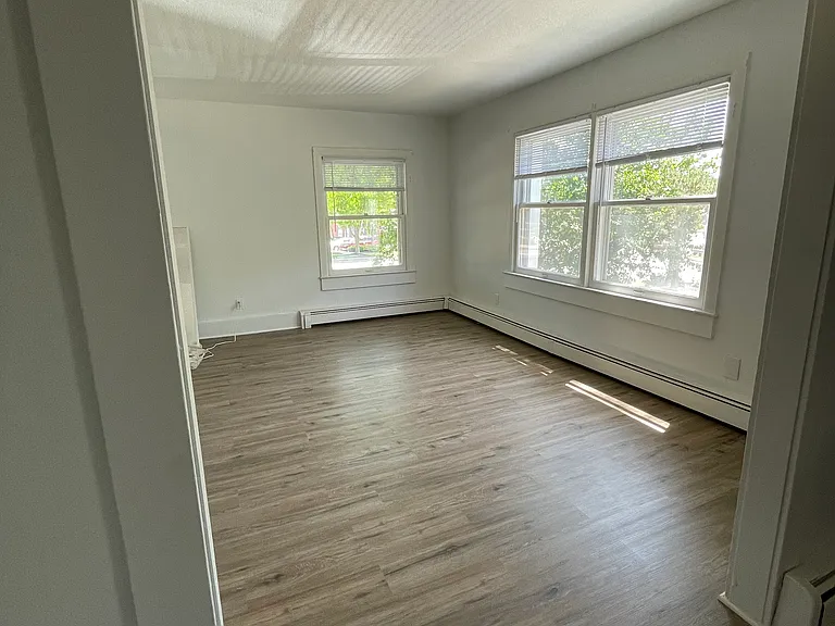 387 W Monroe St #3 — Photo 2