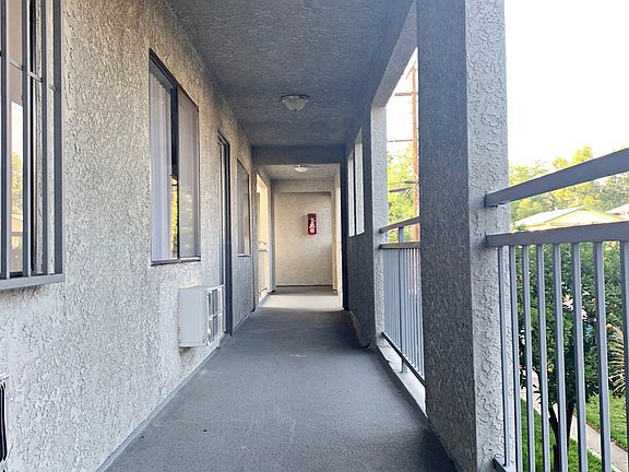 2nd image of 5011-5015 Monte Vista St #307