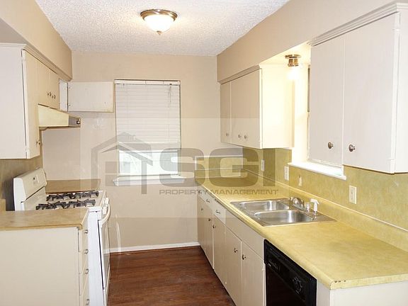 5th image of 2723 Larchmont Dr