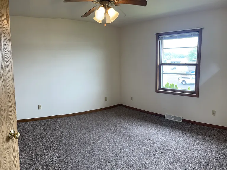 1211 Windwood Ln — Photo 10