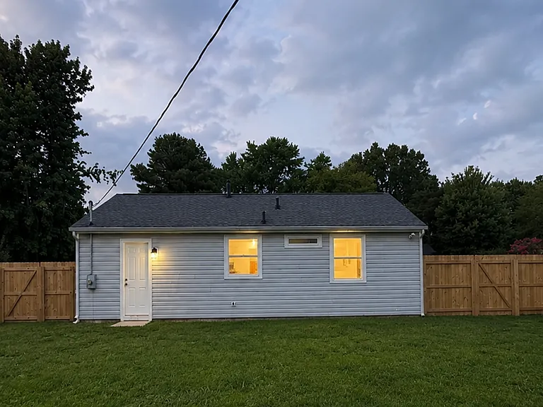 2707 Cushing Dr — Photo 11