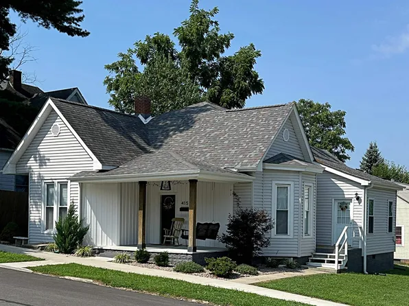 415 NE 4th St, Washington, IN 47501