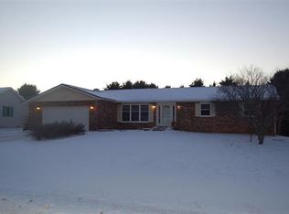 2732 N Indian Heights Dr, Oregon, IL 61061