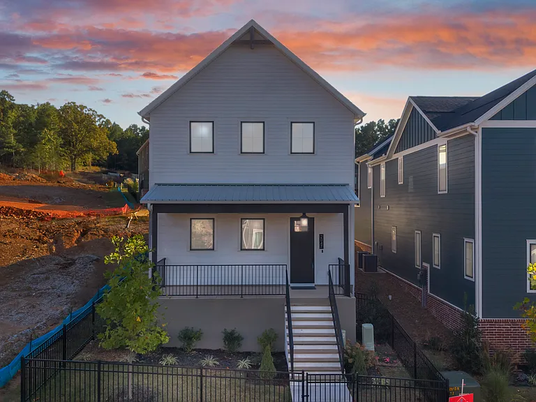 2047 E Little Crew Dr — Photo 1