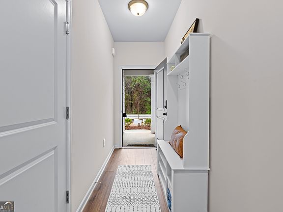 4th image of 48 Leggett Dr