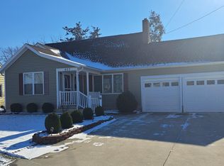 907 E 3rd St, Delphos, OH 45833