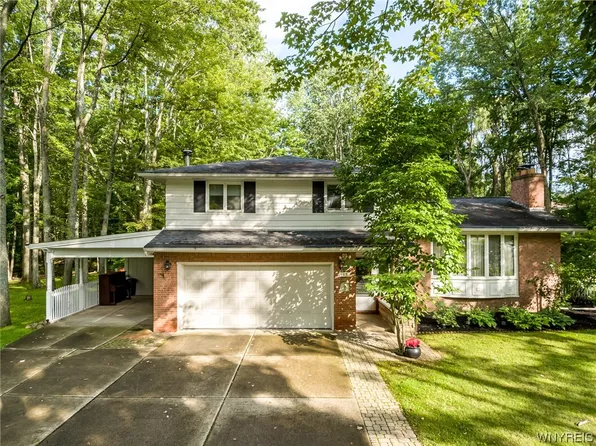 13 Forsythia Ct, Orchard Park, NY 14127