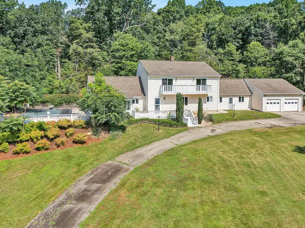 581 Windfield Ln, Wirtz, VA 24184