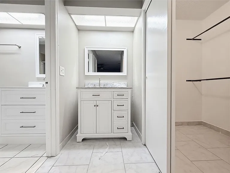 8221 Granada Blvd — Photo 14