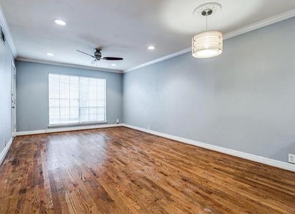 3rd image of 5214 Fleetwood Oaks Ave APT 205