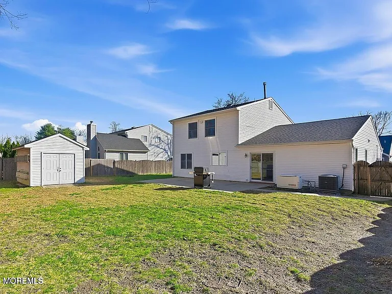 16 Snowdrift Ln — Photo 2