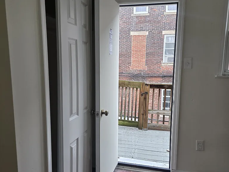 1708 Mifflin St #2 — Photo 14