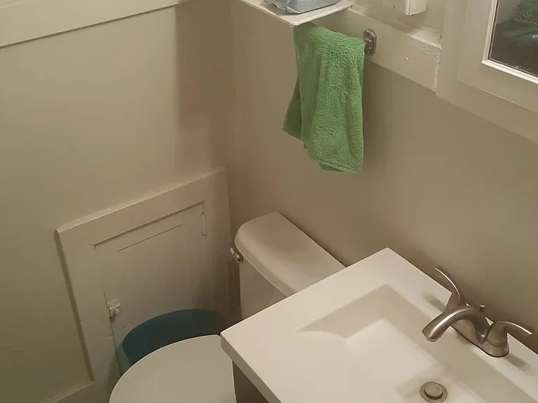 309 Edith Blvd NE #1 — Photo 6