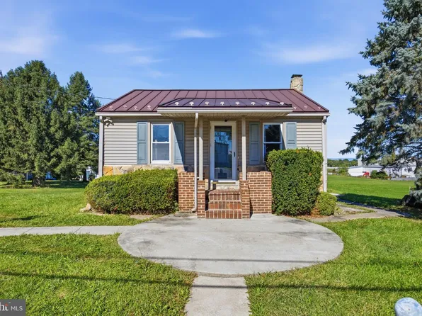 17 Hump Rd, Hagerstown, MD 21740