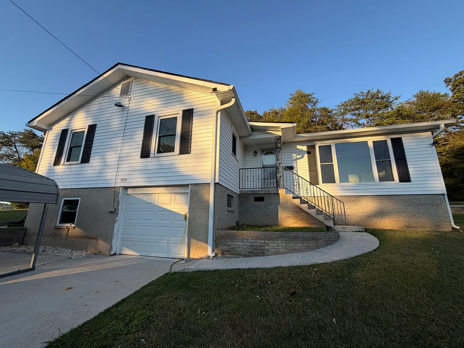 3 bed, 1906 sqft, $2,500 — Photo 2