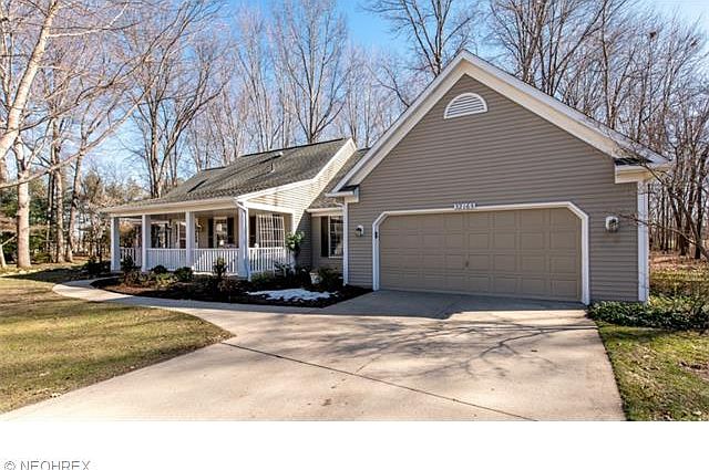 1st image of 32165 Hickory Ln