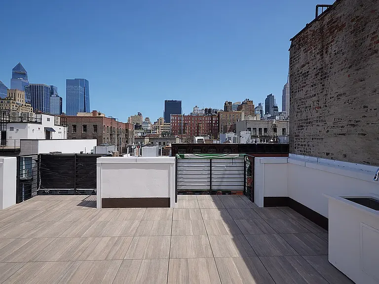 224 W 20th St #3 — Photo 21