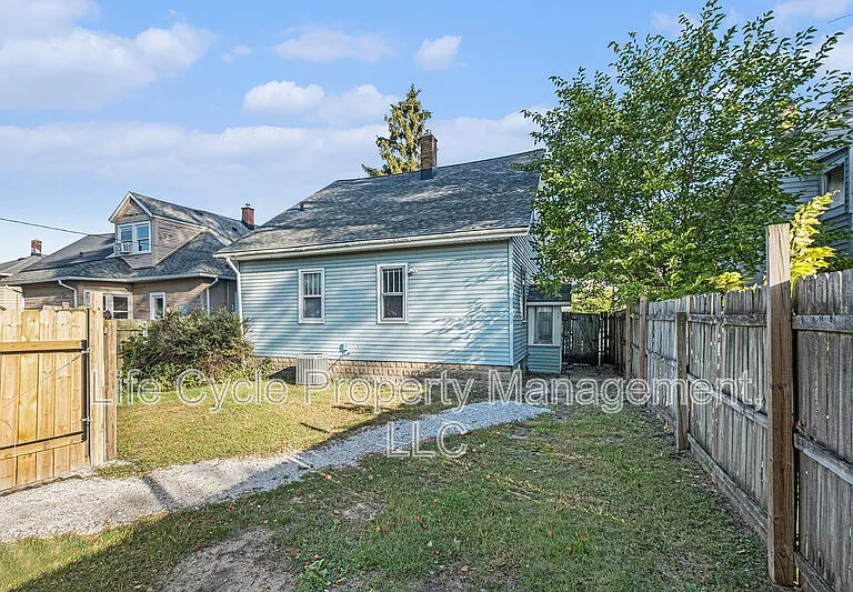 346 Quimby St NE — Photo 2
