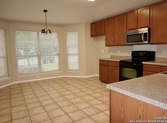 4th image of 10118 Oak Saddle