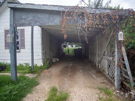 4th image of 106 S Watson St