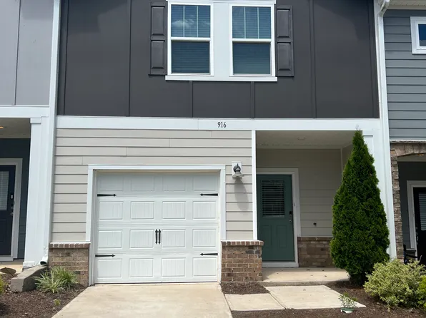 916 Field Ivy Dr, Fuquay Varina, NC 27526