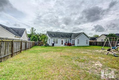 3rd image of 305 Mossy Oak Ct