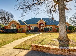 904 Canterbury Ln, Keller, TX 76248