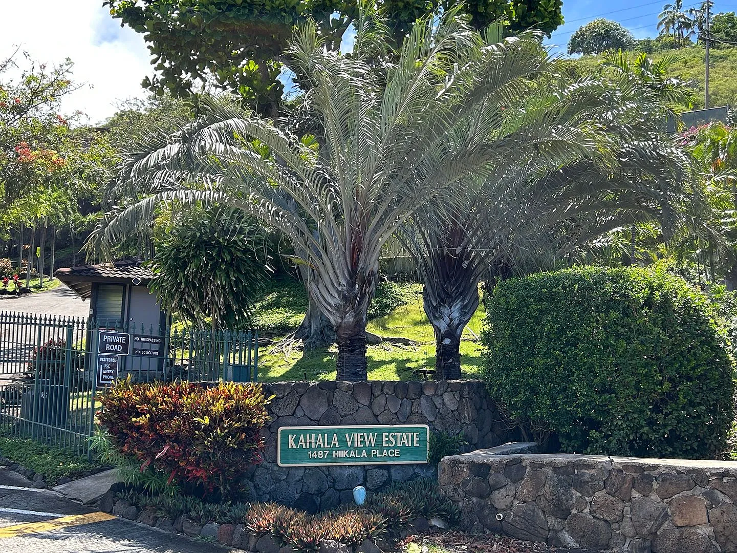 Kahala View Estates Townhouse 4/2.5, 2 Parking/Pool/Tennis — Photo 2