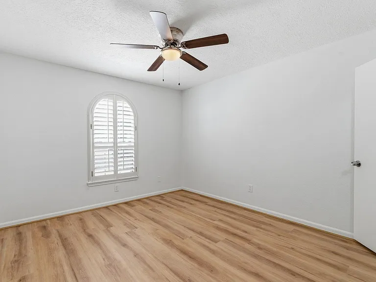 11631 Inga Ln — Photo 12