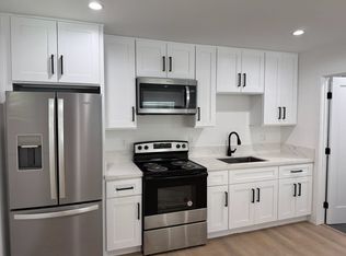 24332 Chestnut St #9, Newhall, CA 91321