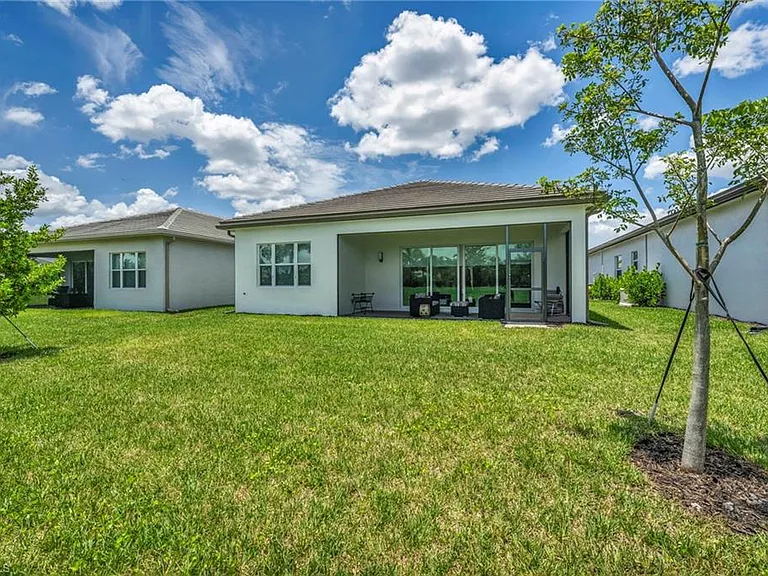 12445 Dahlia Ct — Photo 15