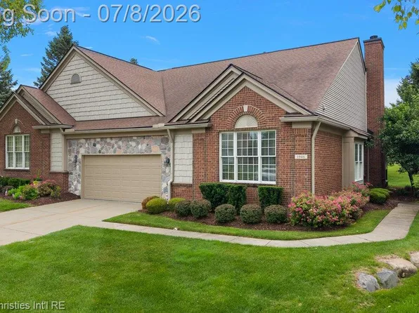 1946 Dunham Dr, Rochester, MI 48306