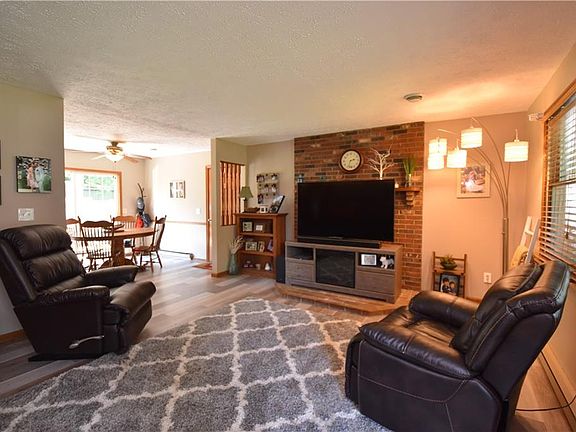 5th image of 46453 Dogwood Cir