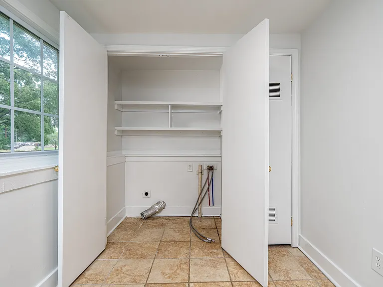 1309 Maxey Ln — Photo 15