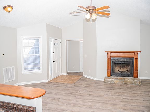 4th image of 2371 Georgia Ln