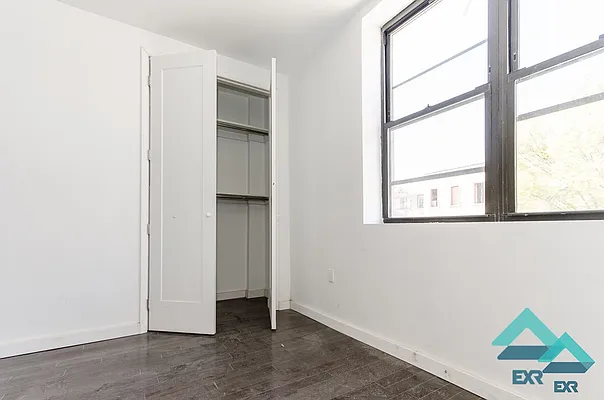 Rented by EXR | media 41