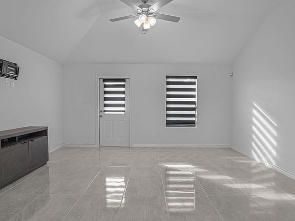 3rd image of 5428 Encanto Dr