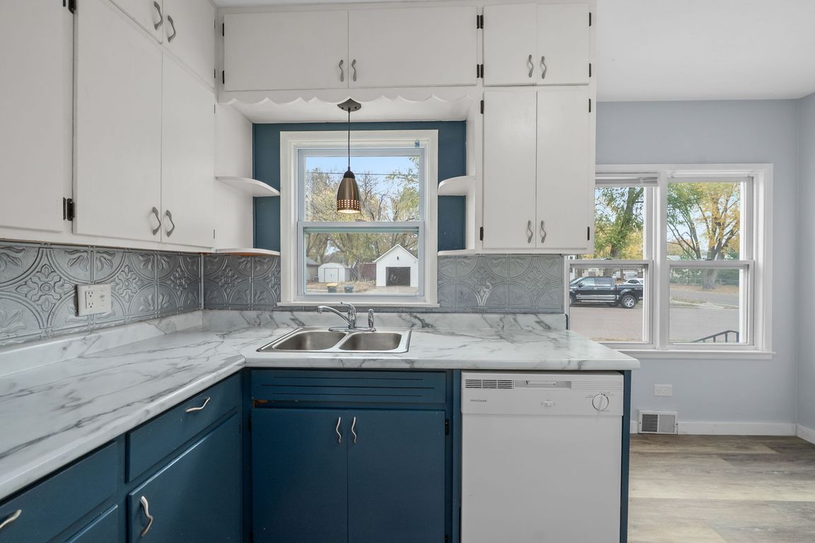 next background image