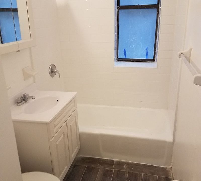 2nd image of 2028 Valentine Ave #F