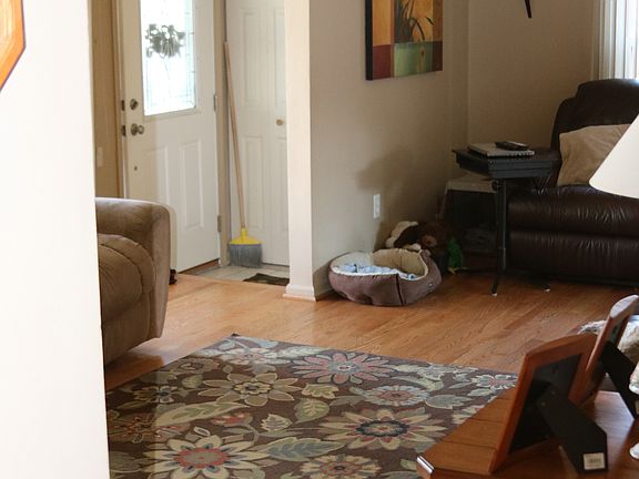 5th image of 35537 Parkdale St