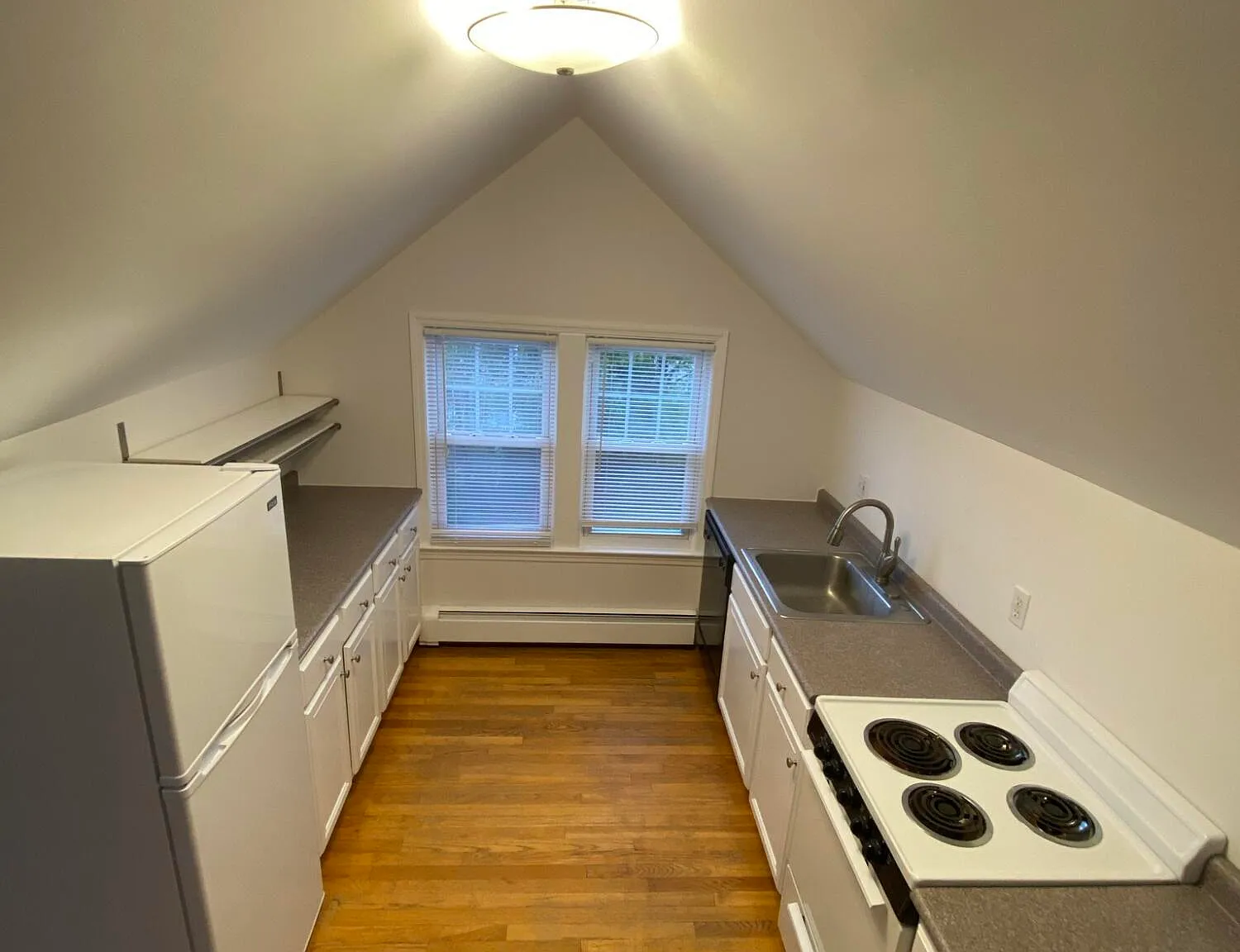 1 bed, 1.0 bath, 500 sqft, $2,300 — Photo 4