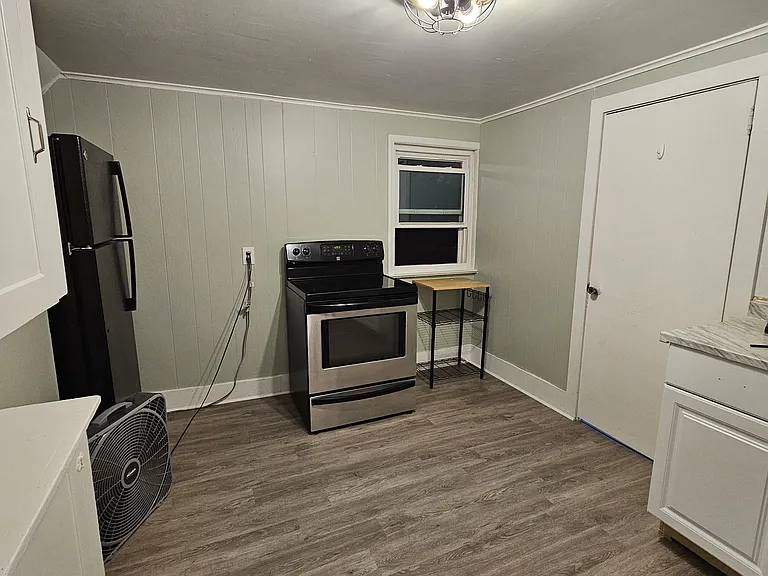 403 S Main St #UPPER — Photo 7